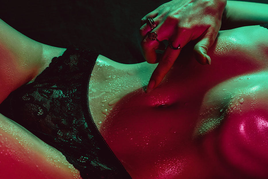 Lube Up: 4 razones principales para usar lubricante íntimo | Hace que las cosas se deslicen y se deslicen. Entonces, cárguelo allí.